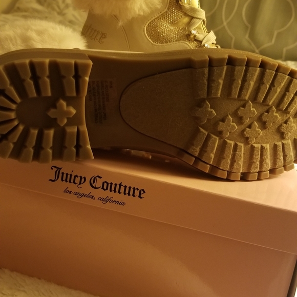 BNWB Lace Up Fall fashion boots with heel - Picture 7 of 8